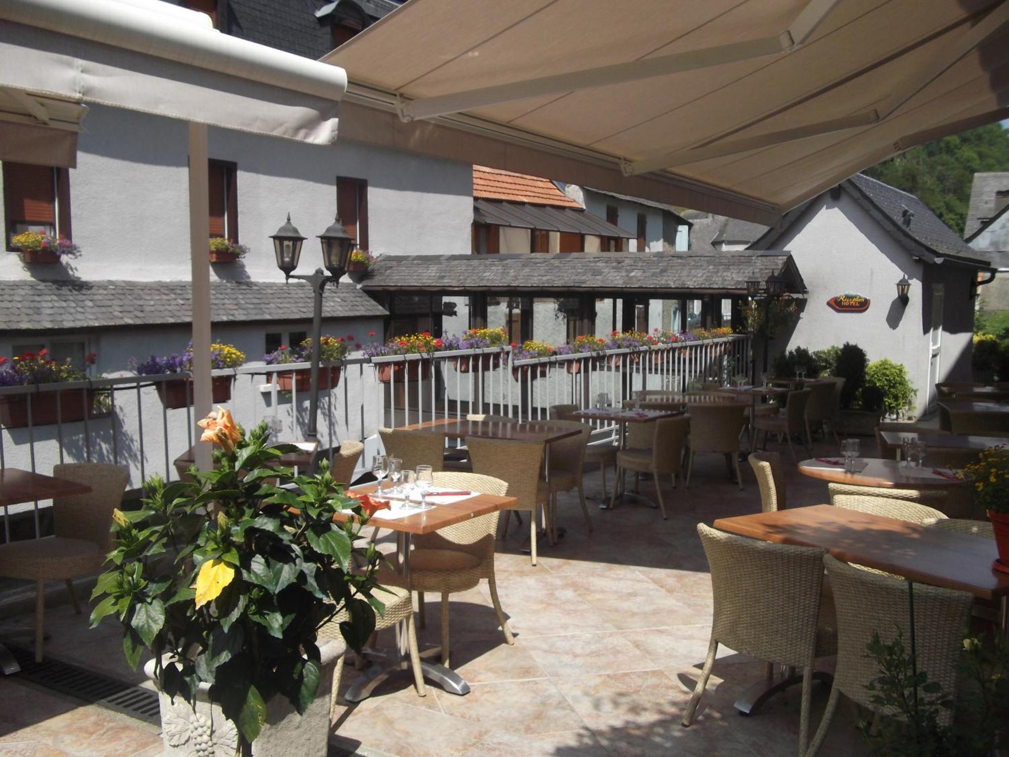 Hotel Logis Auberge De L'Isard Saint-Lary  Exterior foto